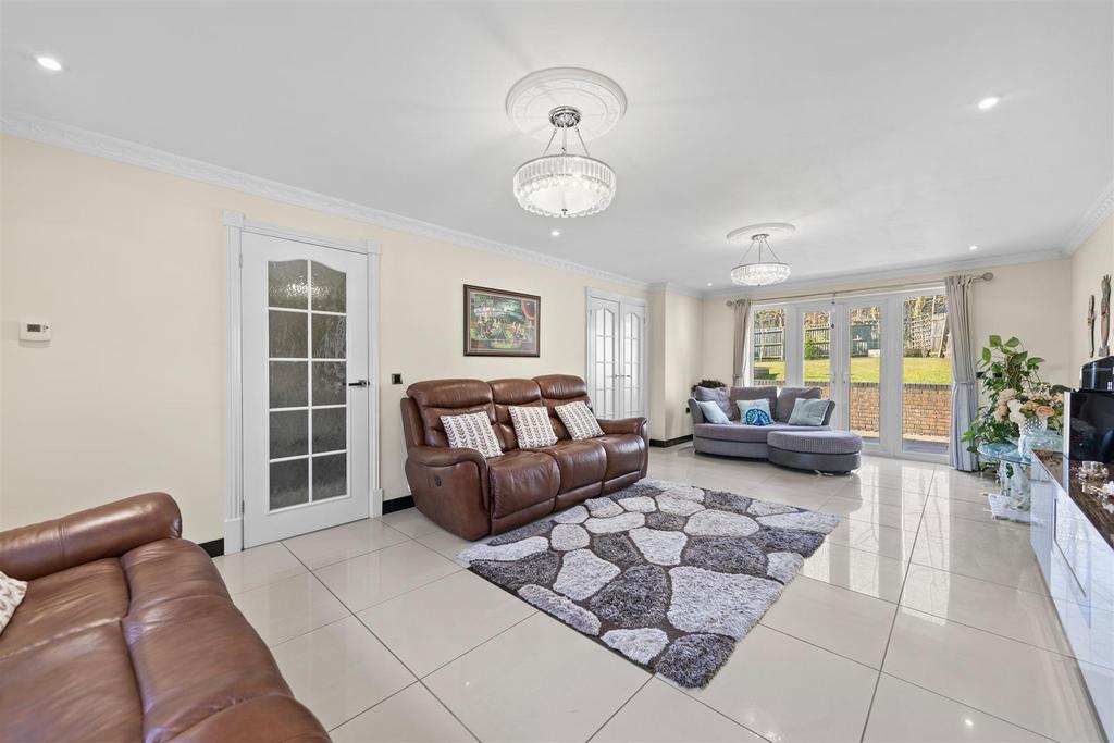 95 Bradwell Rd Web27.jpg