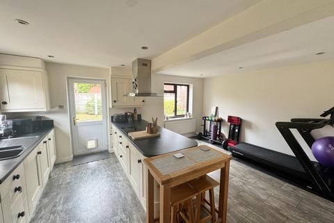62 Belton Grove, Grantham, NG31 9HH