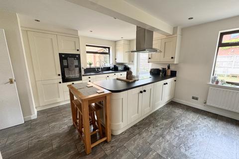 62 Belton Grove, Grantham, NG31 9HH