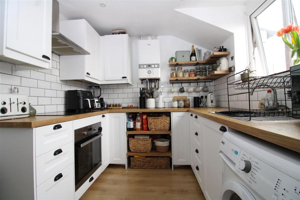 Kitchen 2.JPG