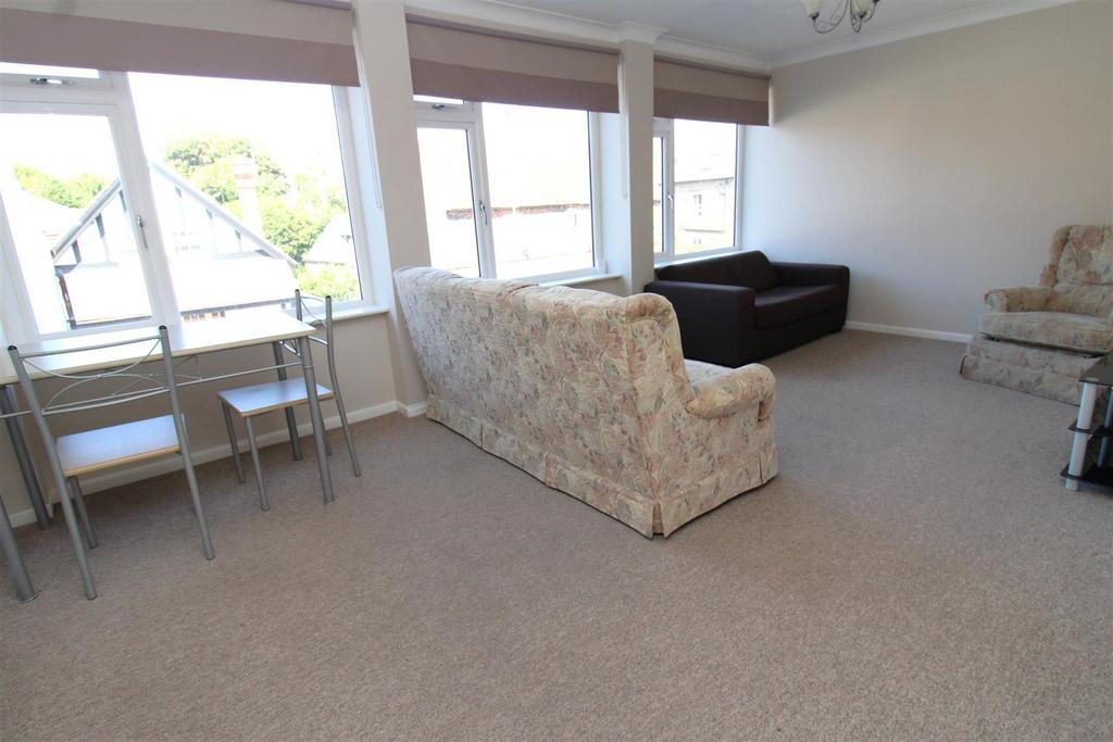 Lounge.JPG