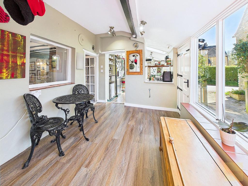 Breakfast room