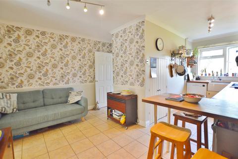 19 Mansel Close, Slough, SL2 5UG