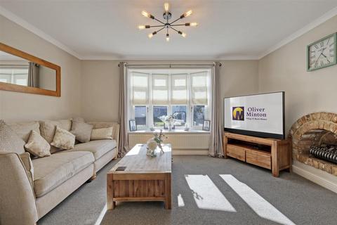 87 Parkfields, Roydon, Harlow, CM19 5JA