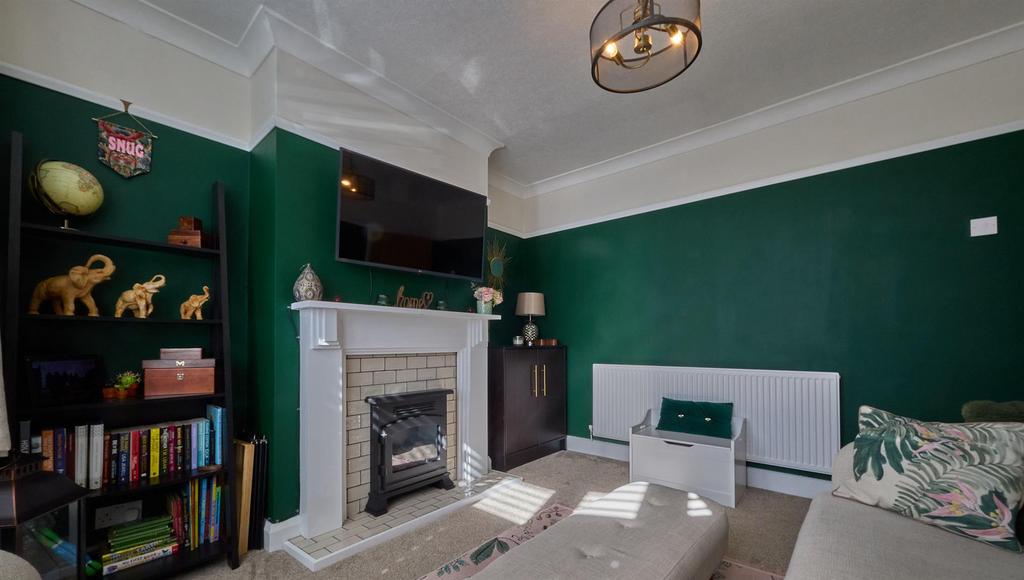 Front Sitting/Family Room