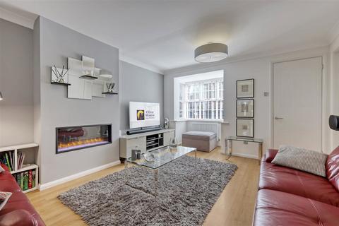 3 bedroom detached house for sale, Lawrence Avenue, Stanstead Abbotts