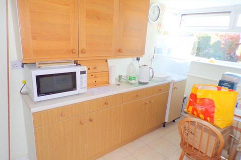 15 Barrow Road, Bournemouth, BH8 0HU