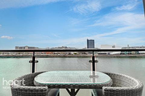 2 bedroom apartment for sale, Baroque Court, Newport