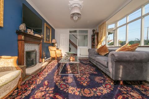 6 bedroom detached house for sale, Wivenhoe Road, Alresford, Colchester, CO7