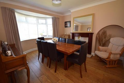 4 bedroom semi-detached house for sale, York Avenue, Jarrow