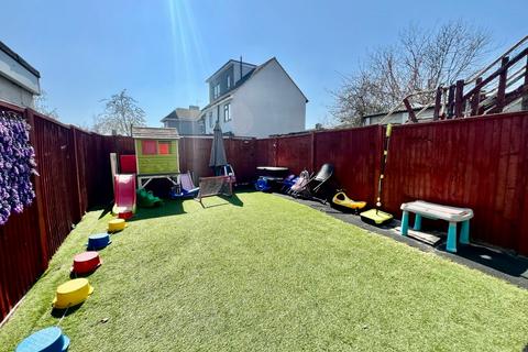 Shop for sale, Hatch Lane, Chingford, E4