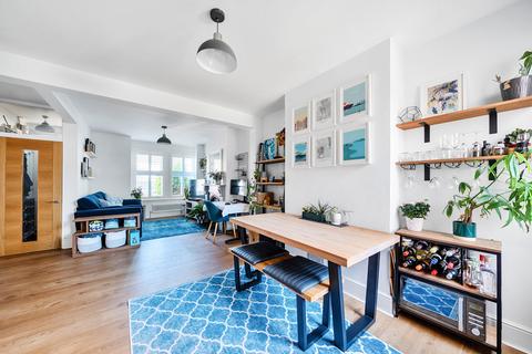 68 Washington Road, Worcester Park, KT4 8JH