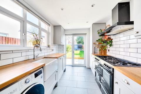 68 Washington Road, Worcester Park, KT4 8JH
