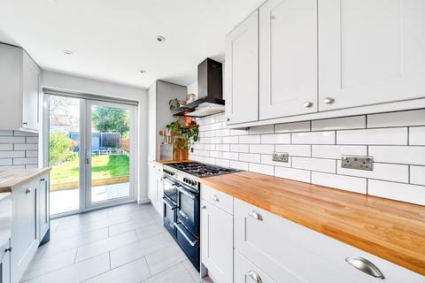 68 Washington Road, Worcester Park, KT4 8JH