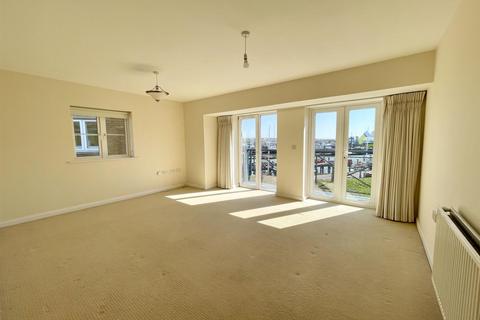 2 bedroom flat for sale, West Quay, Newhaven