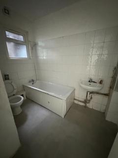 undefined, Flat Basement, Ilford Lane, Ilford, IG1