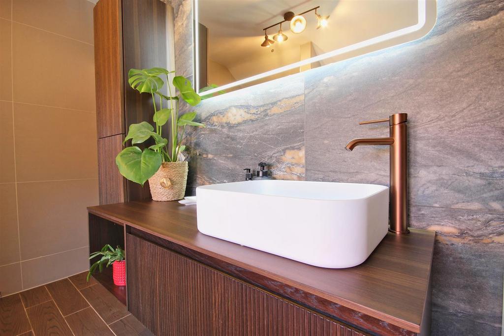 Bathroom/w.c.