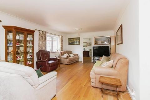 4 bedroom detached bungalow for sale, Watery Lane, Westwell, TN25