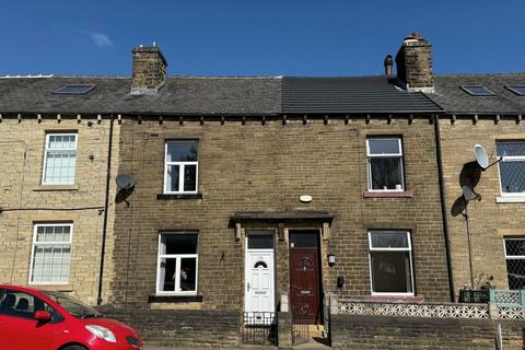 2 bedroom terraced house to rent, Fell Lane, Keighley, West Yorkshire, BD22