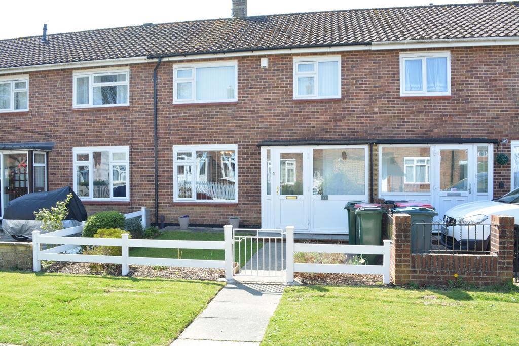 Lavington Close, Ifield, RH11 3 bed terraced house - £325,000