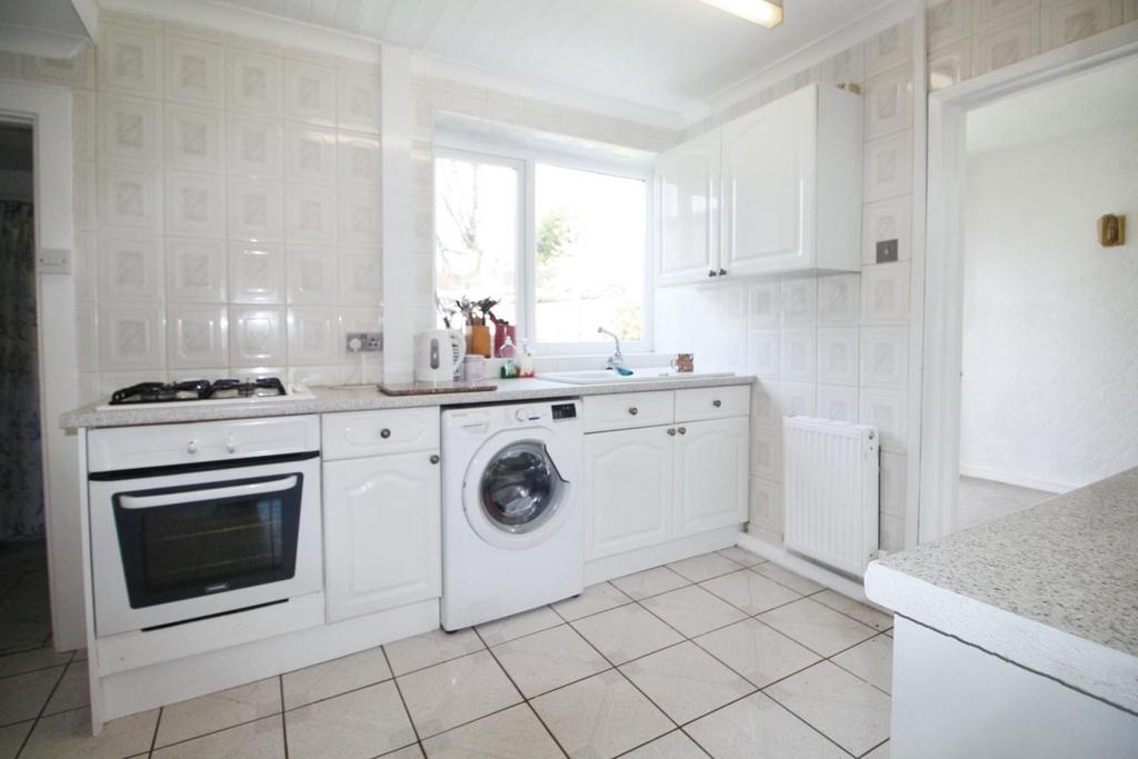 Kitchen 4.JPG