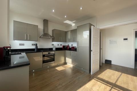 3 bedroom flat for sale, Wheeler Gate House, Nottingham, NG1