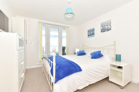 3 bedroom apartment for sale, Sandbanks, Sandown PO36