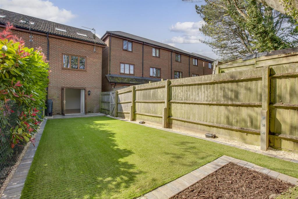 61 John North Close, HP11 1 FQ-13.jpg