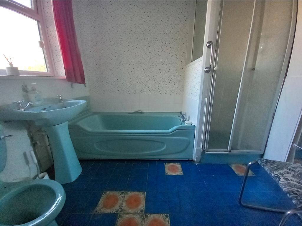 Ground floor bathroom