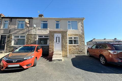 5 bedroom townhouse for sale, Carr Bottom Avenue, Bradford BD5