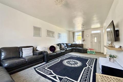 5 bedroom townhouse for sale, Carr Bottom Avenue, Bradford BD5
