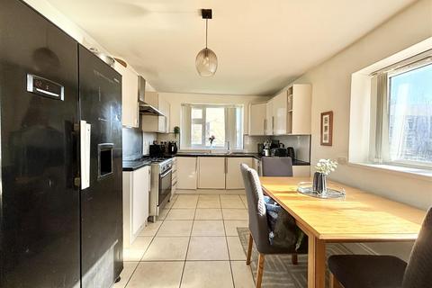 5 bedroom townhouse for sale, Carr Bottom Avenue, Bradford BD5