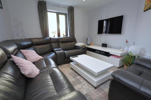 3 bedroom semi-detached house for sale, Mount Road, Mitcham CR4