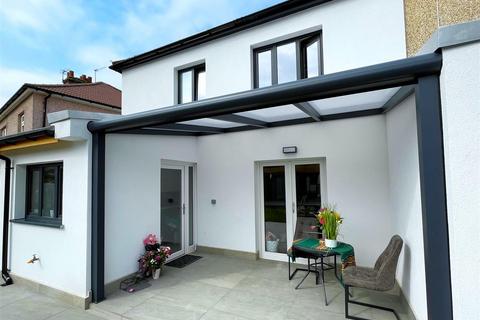 3 bedroom semi-detached house for sale, Mount Road, Mitcham CR4