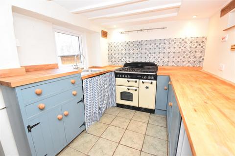 2 bedroom terraced house to rent, West End Road, Bradninch, Exeter
