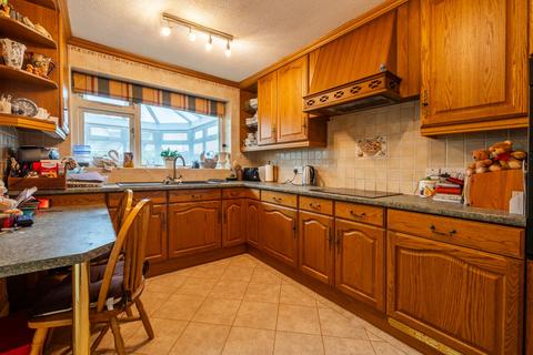 10 Abbey Drive, Natland, Kendal, LA9 7QN