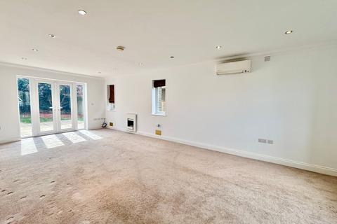 65a Cooden Drive, Bexhill-on-sea, TN39 3AY