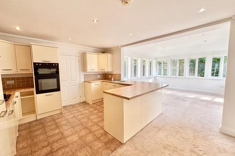 65a Cooden Drive, Bexhill-on-sea, TN39 3AY