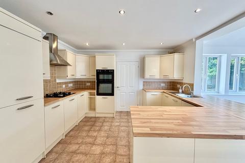 65a Cooden Drive, Bexhill-on-sea, TN39 3AY