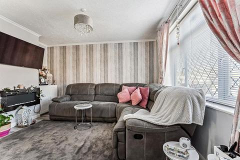 68 Trelawney Avenue, Langley, Slough, SL3 8RW