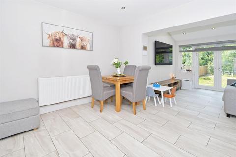 7 Hawthorn Close, Denstone, Uttoxeter, ST14 5HB
