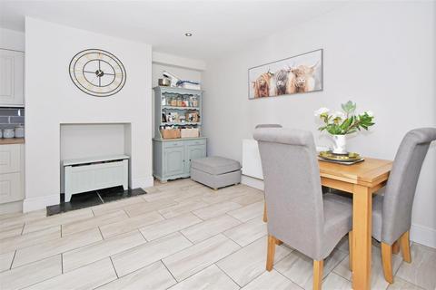 7 Hawthorn Close, Denstone, Uttoxeter, ST14 5HB