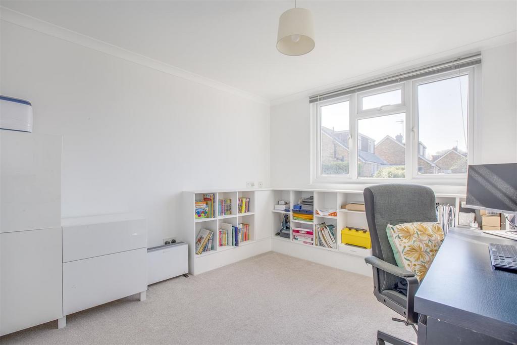 5 Sunningdale Close, HP12 4 EN-3.jpg