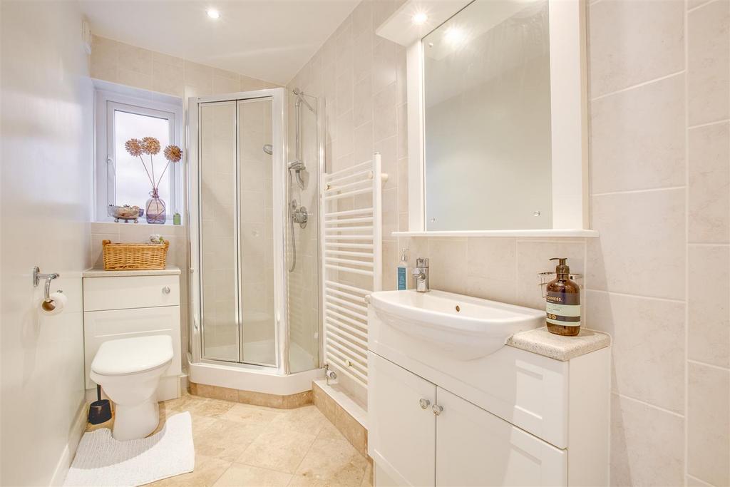 5 Sunningdale Close, HP12 4 EN-11.jpg