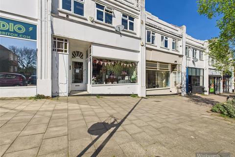 2 bedroom apartment to rent, Chiltern Drive, Surbiton KT5