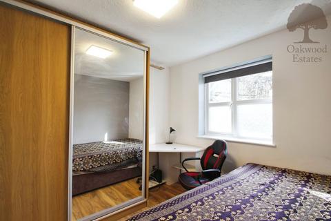 1 bedroom in a flat share to rent, Knowles Close, WEST DRAYTON UB7