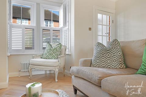 37 Allnutts Road, Epping, CM16 7BE