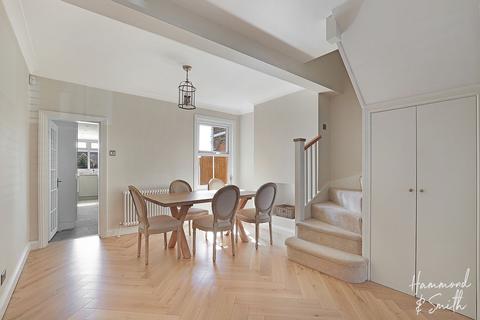 37 Allnutts Road, Epping, CM16 7BE