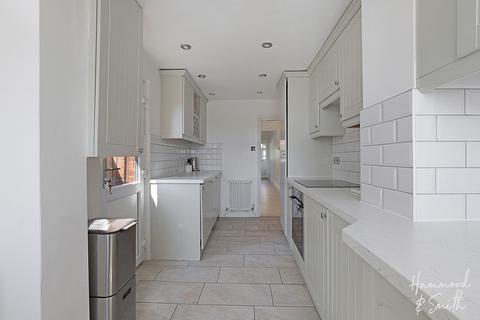 37 Allnutts Road, Epping, CM16 7BE