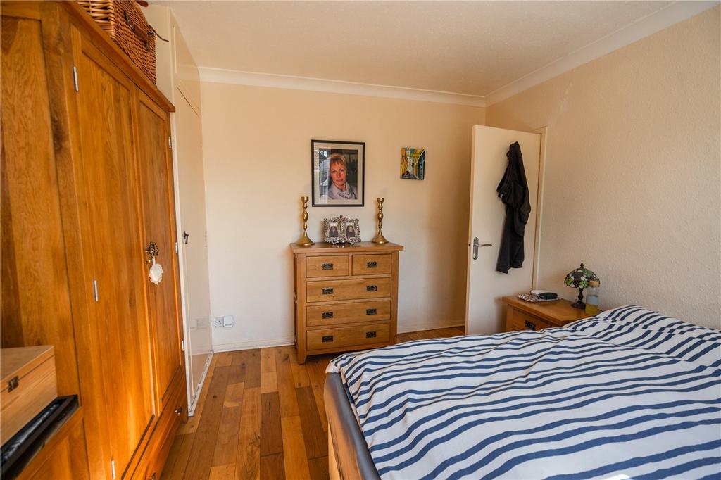 Bedroom 1 (2)